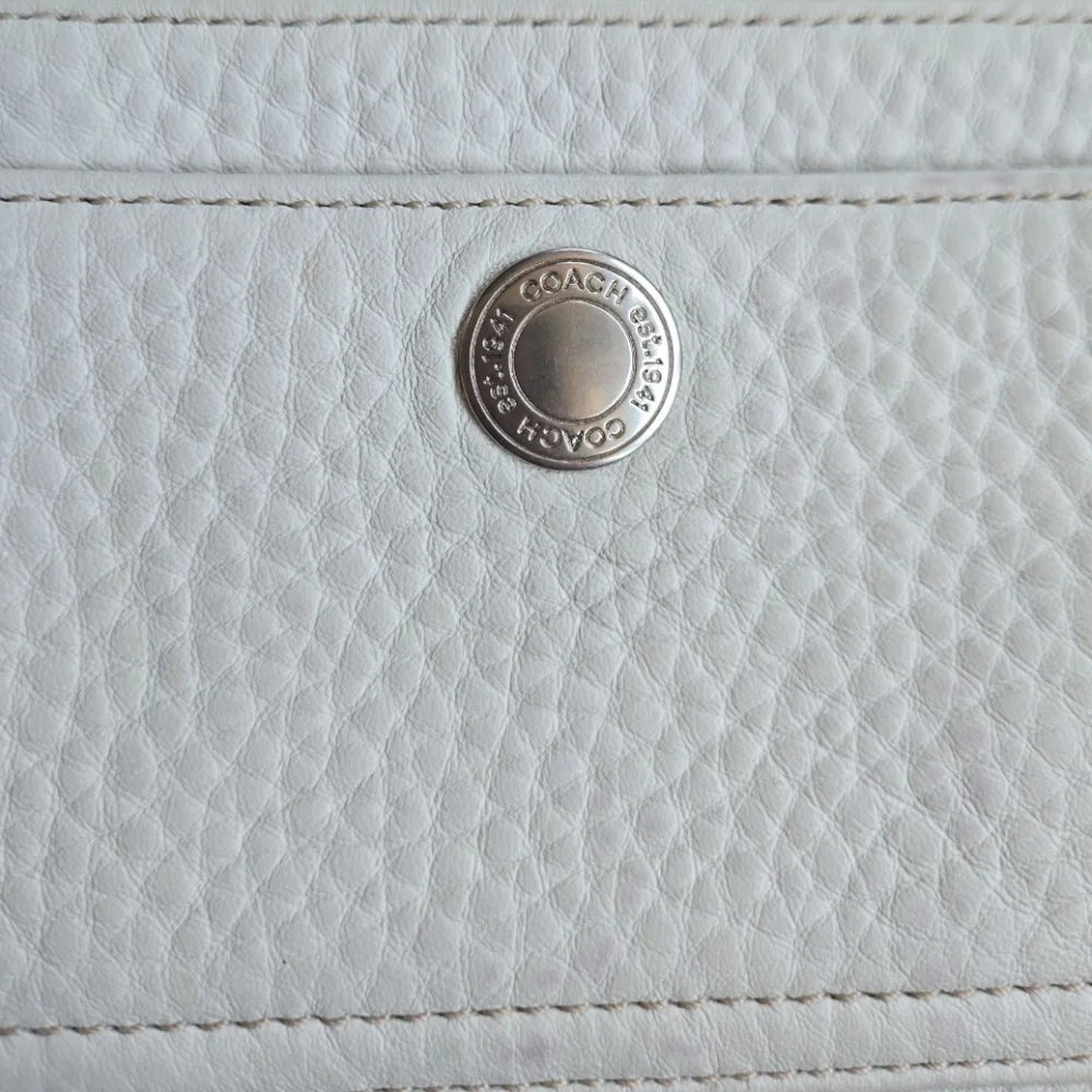 NWOT Coach Cream Pebble Leather Wristlet - Picture 6 of 6